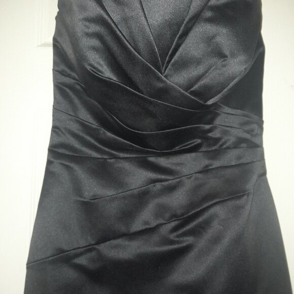 Floor length satin gown worn once - Picture 2 of 2